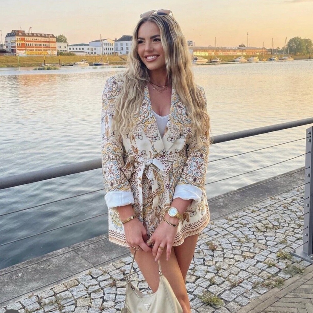 Zara Blogger’s Favorite Linen Floral Patterned Women's Jacket